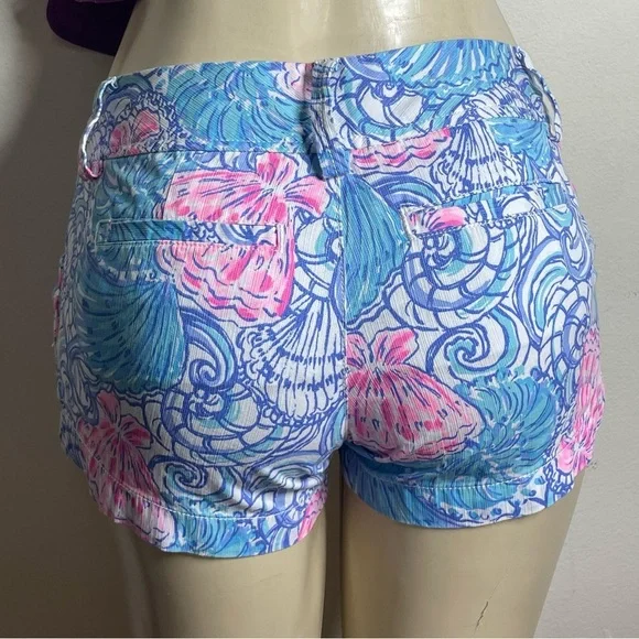 LILLY PULITZER "WALSH"
BLUE SHELL TO RAISE HAVEN
SHORTS SIZE- 00 - Picture 4 of 15